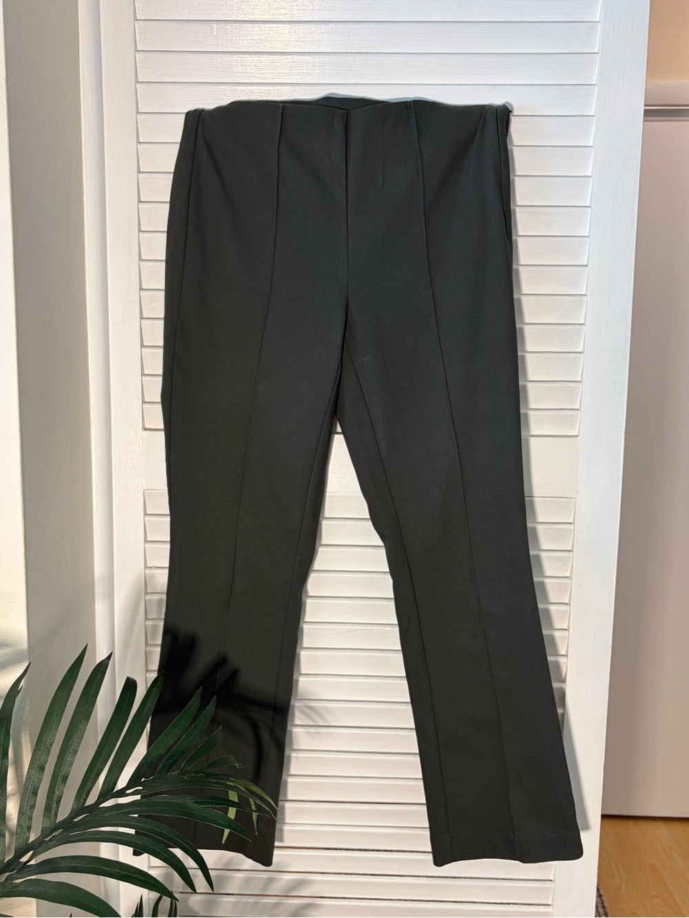 LOFT Green Boot-Cut Dress Pants Pull On